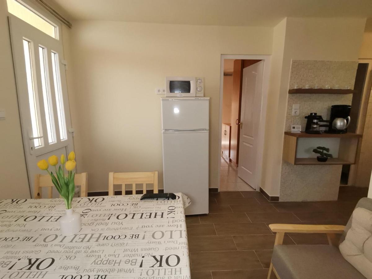 Gyöngyvirág Apartmanház Hajduszoboszlo Exterior foto