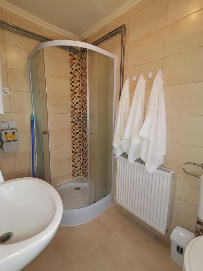 Gyöngyvirág Apartmanház Hajduszoboszlo Exterior foto