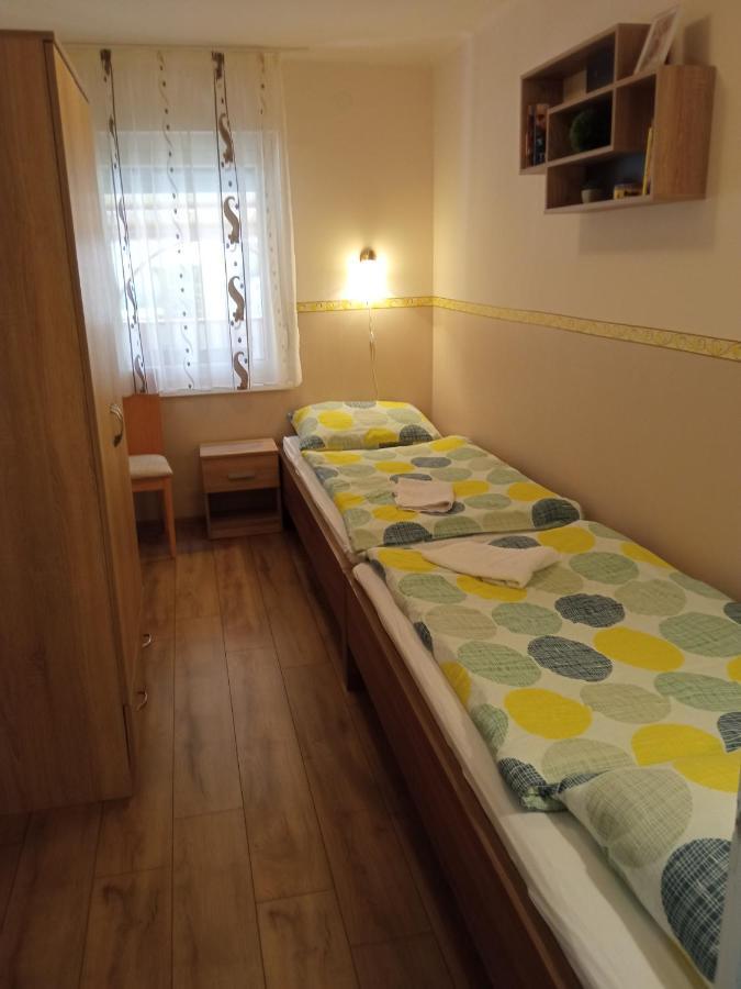 Gyöngyvirág Apartmanház Hajduszoboszlo Exterior foto